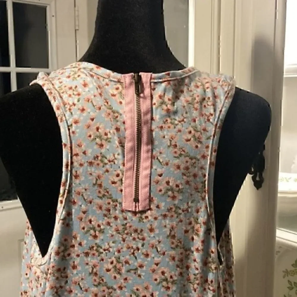 P.S Kate large tank    A - Picture 3 of 8